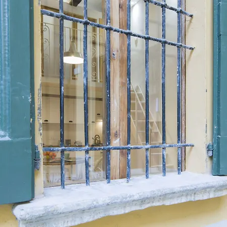 Guesthost - Loft 아파트 볼로냐