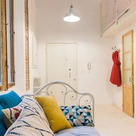 Guesthost - Loft Lägenhet Bologna