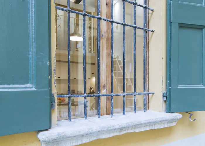 Guesthost - Loft Appartamento Bologna