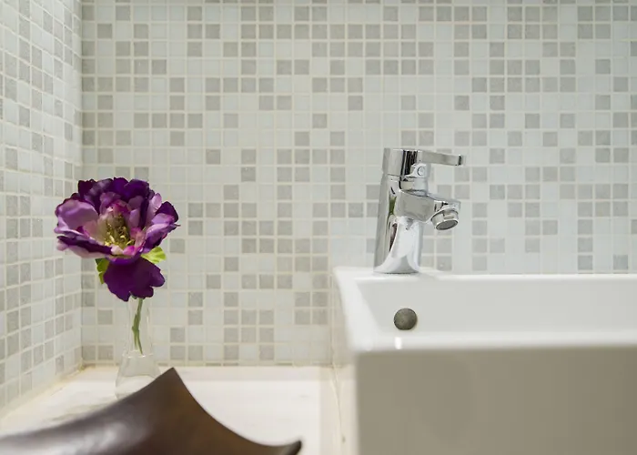 Guesthost - Loft Appartamento Bologna