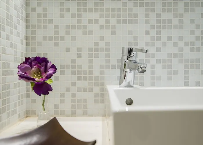 Guesthost - Loft Appartamento Bologna