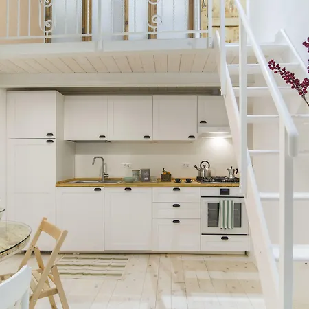 Guesthost - Loft Διαμέρισμα *